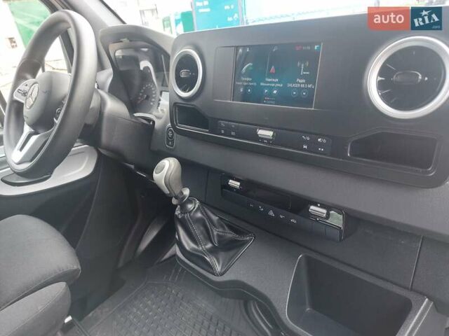 Білий Мерседес Sprinter, об'ємом двигуна 2.14 л та пробігом 290 тис. км за 28865 $, фото 10 на Automoto.ua