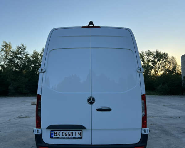 Белый Мерседес Sprinter, объемом двигателя 3 л и пробегом 51 тыс. км за 33900 $, фото 5 на Automoto.ua