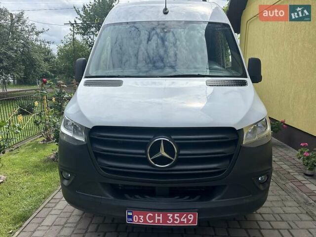 Белый Мерседес Sprinter, объемом двигателя 2 л и пробегом 244 тыс. км за 27653 $, фото 1 на Automoto.ua