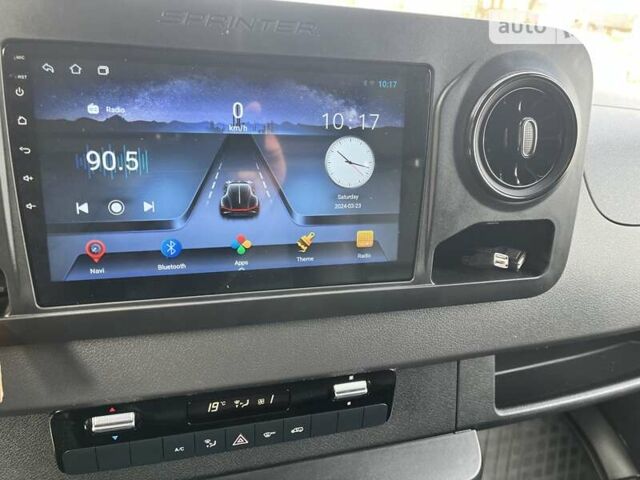 Белый Мерседес Sprinter, объемом двигателя 0 л и пробегом 53 тыс. км за 50900 $, фото 27 на Automoto.ua