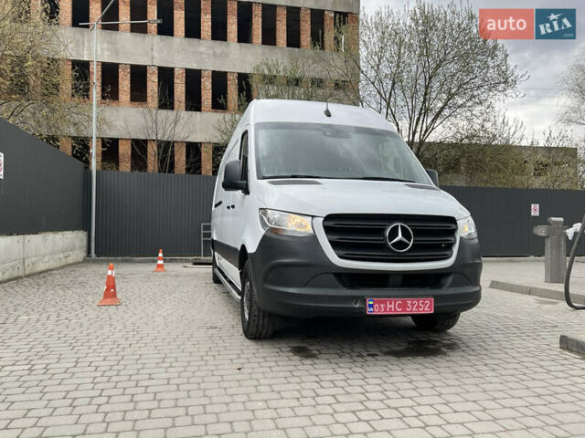 Белый Мерседес Sprinter, объемом двигателя 0 л и пробегом 265 тыс. км за 25990 $, фото 32 на Automoto.ua