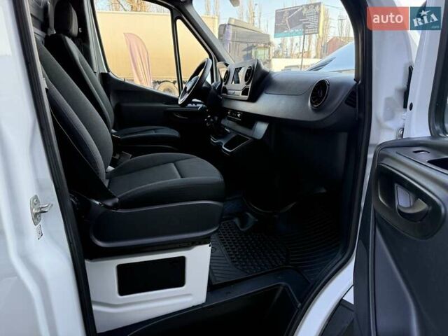 Белый Мерседес Sprinter, объемом двигателя 2.2 л и пробегом 198 тыс. км за 23950 $, фото 30 на Automoto.ua
