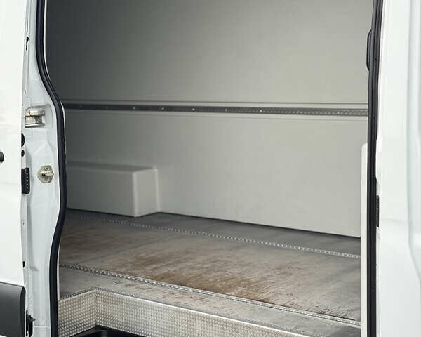 Белый Мерседес Sprinter, объемом двигателя 2.2 л и пробегом 299 тыс. км за 25900 $, фото 26 на Automoto.ua