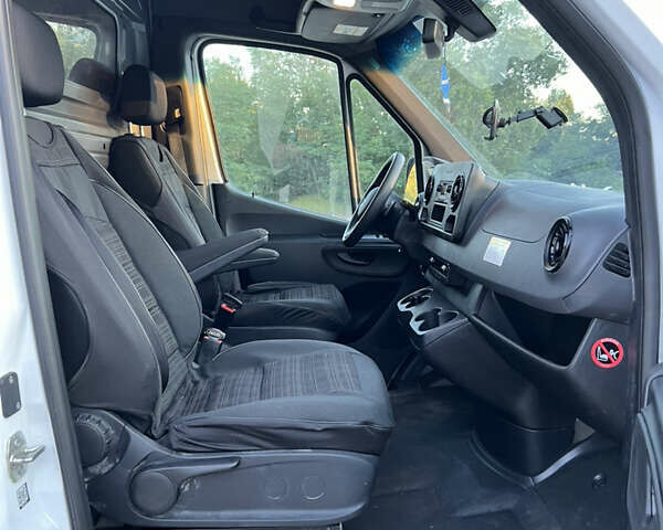 Белый Мерседес Sprinter, объемом двигателя 3 л и пробегом 51 тыс. км за 33900 $, фото 16 на Automoto.ua