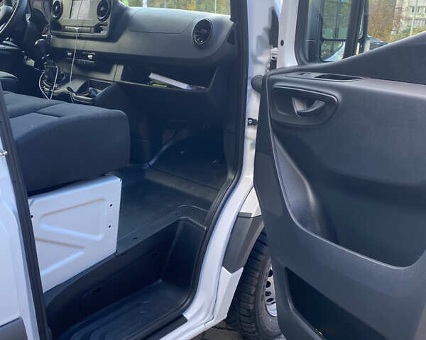 Білий Мерседес Sprinter, об'ємом двигуна 2.14 л та пробігом 348 тис. км за 24200 $, фото 19 на Automoto.ua