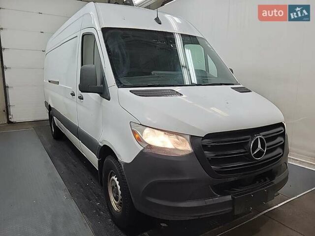 Белый Мерседес Sprinter, объемом двигателя 3 л и пробегом 737 тыс. км за 19999 $, фото 1 на Automoto.ua