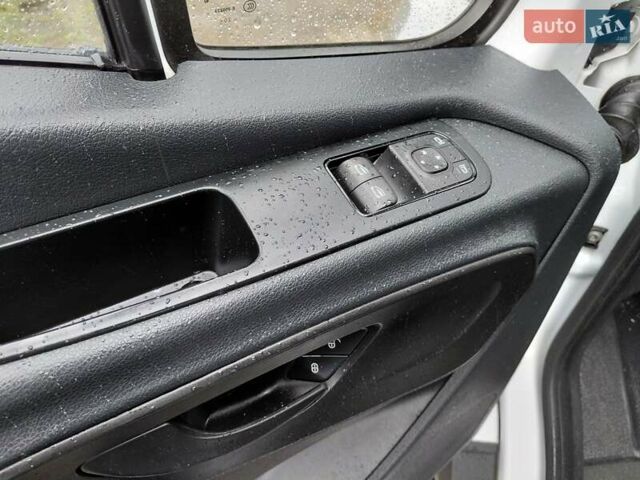 Белый Мерседес Sprinter, объемом двигателя 0 л и пробегом 207 тыс. км за 22600 $, фото 58 на Automoto.ua