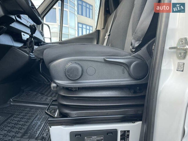 Белый Мерседес Sprinter, объемом двигателя 2.2 л и пробегом 288 тыс. км за 24900 $, фото 28 на Automoto.ua