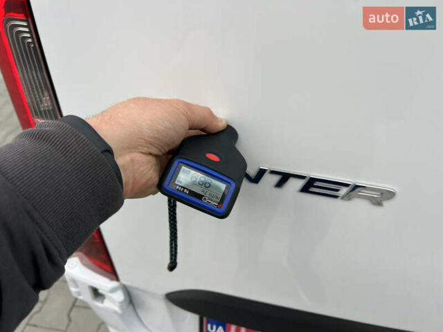 Белый Мерседес Sprinter, объемом двигателя 2.2 л и пробегом 253 тыс. км за 24700 $, фото 186 на Automoto.ua