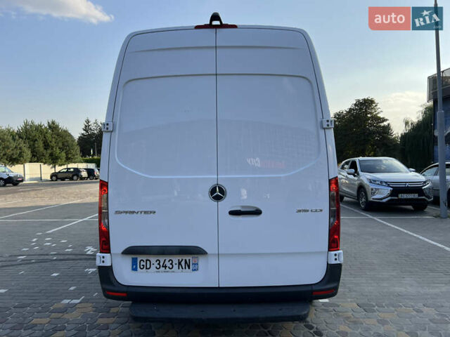 Белый Мерседес Sprinter, объемом двигателя 2 л и пробегом 111 тыс. км за 25999 $, фото 5 на Automoto.ua