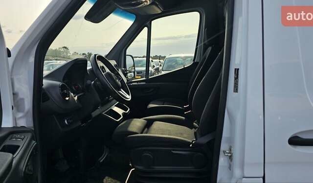 Белый Мерседес Sprinter, объемом двигателя 2 л и пробегом 275 тыс. км за 27900 $, фото 14 на Automoto.ua