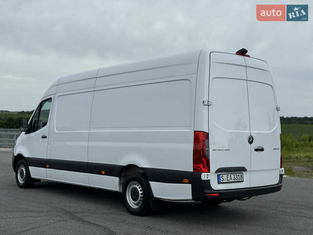 Белый Мерседес Sprinter, объемом двигателя 2.2 л и пробегом 299 тыс. км за 25900 $, фото 5 на Automoto.ua