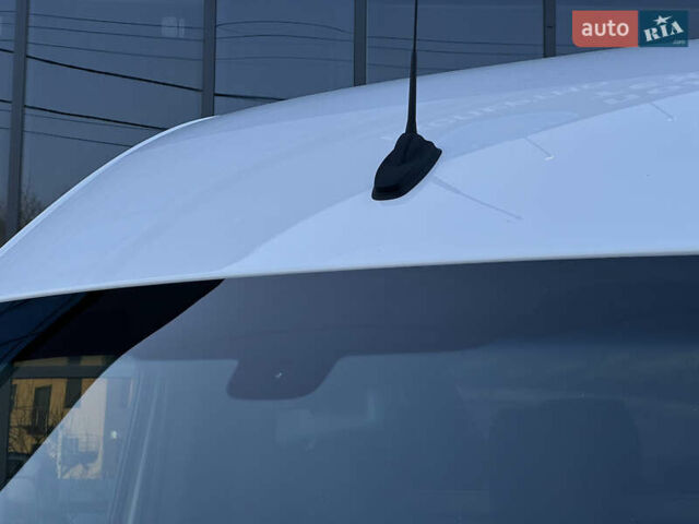 Белый Мерседес Sprinter, объемом двигателя 2.14 л и пробегом 203 тыс. км за 27500 $, фото 33 на Automoto.ua