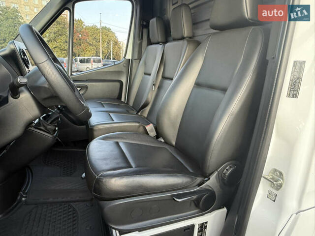 Белый Мерседес Sprinter, объемом двигателя 1.99 л и пробегом 172 тыс. км за 25300 $, фото 33 на Automoto.ua