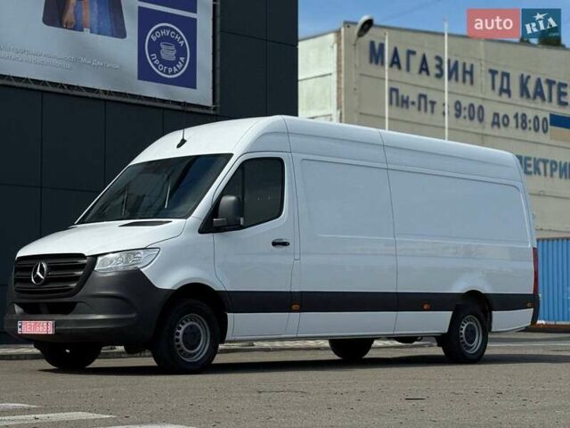 Белый Мерседес Sprinter, объемом двигателя 2.14 л и пробегом 245 тыс. км за 24500 $, фото 1 на Automoto.ua