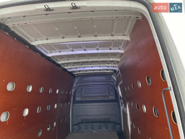 Белый Мерседес Sprinter, объемом двигателя 0 л и пробегом 287 тыс. км за 27900 $, фото 36 на Automoto.ua