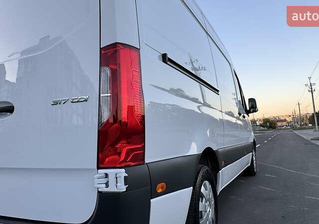 Белый Мерседес Sprinter, объемом двигателя 0 л и пробегом 239 тыс. км за 25900 $, фото 18 на Automoto.ua
