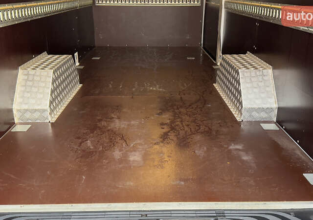 Белый Мерседес Sprinter, объемом двигателя 2.2 л и пробегом 257 тыс. км за 29039 $, фото 13 на Automoto.ua