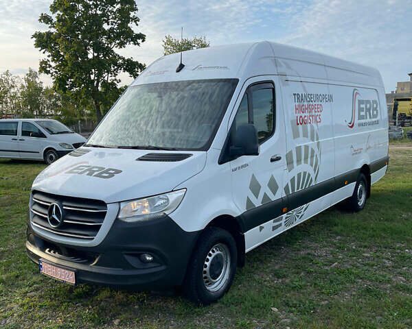 Белый Мерседес Sprinter, объемом двигателя 2.99 л и пробегом 400 тыс. км за 36500 $, фото 1 на Automoto.ua