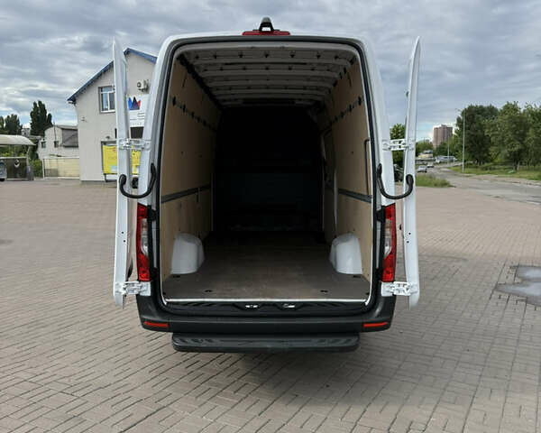 Белый Мерседес Sprinter, объемом двигателя 2.2 л и пробегом 208 тыс. км за 26999 $, фото 92 на Automoto.ua