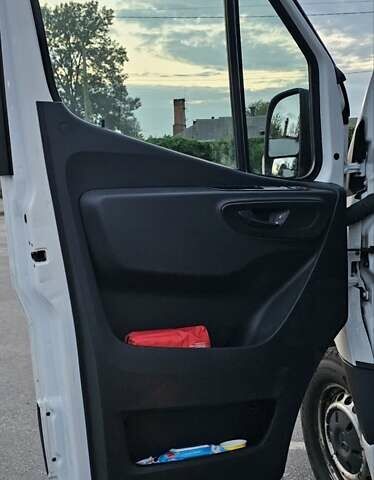Белый Мерседес Sprinter, объемом двигателя 2.2 л и пробегом 490 тыс. км за 25990 $, фото 14 на Automoto.ua