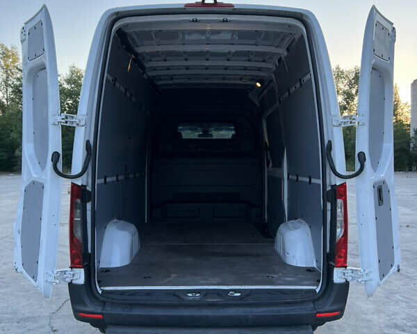 Белый Мерседес Sprinter, объемом двигателя 3 л и пробегом 51 тыс. км за 33900 $, фото 14 на Automoto.ua