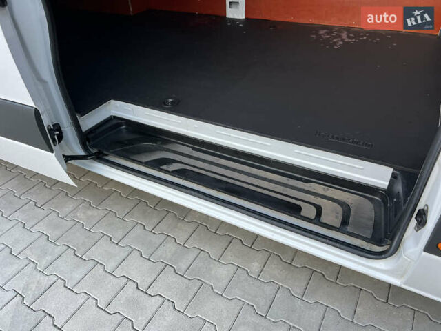 Белый Мерседес Sprinter, объемом двигателя 2.2 л и пробегом 253 тыс. км за 24700 $, фото 93 на Automoto.ua