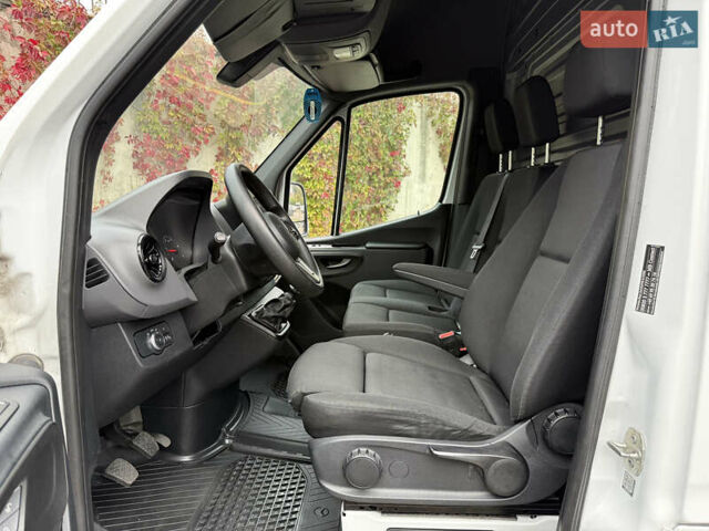 Белый Мерседес Sprinter, объемом двигателя 2 л и пробегом 240 тыс. км за 25999 $, фото 35 на Automoto.ua