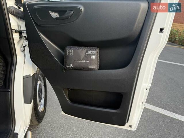 Белый Мерседес Sprinter, объемом двигателя 2 л и пробегом 235 тыс. км за 30850 $, фото 49 на Automoto.ua