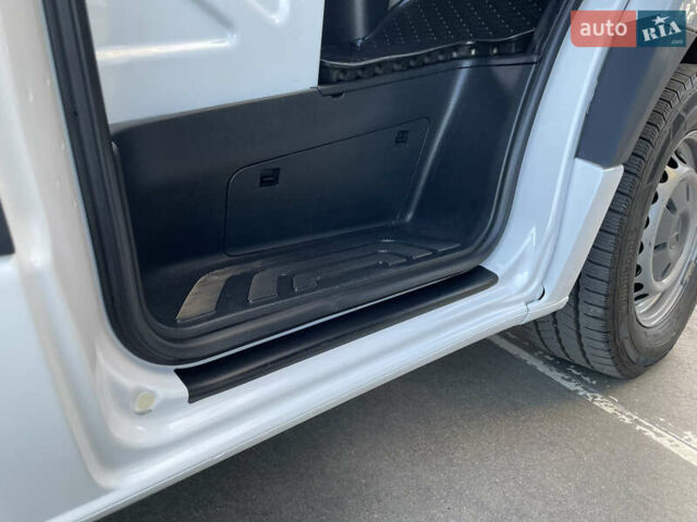Белый Мерседес Sprinter, объемом двигателя 2.2 л и пробегом 288 тыс. км за 24900 $, фото 43 на Automoto.ua
