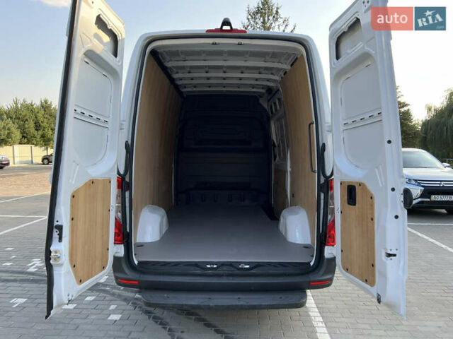 Белый Мерседес Sprinter, объемом двигателя 2 л и пробегом 111 тыс. км за 25999 $, фото 23 на Automoto.ua