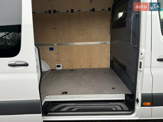 Белый Мерседес Sprinter, объемом двигателя 2 л и пробегом 237 тыс. км за 25499 $, фото 9 на Automoto.ua