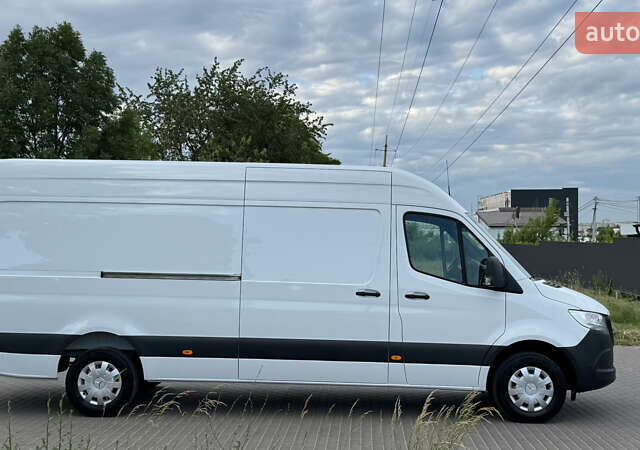 Белый Мерседес Sprinter, объемом двигателя 1.95 л и пробегом 241 тыс. км за 25900 $, фото 4 на Automoto.ua