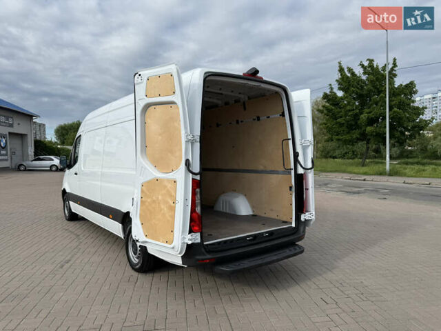 Белый Мерседес Sprinter, объемом двигателя 2.2 л и пробегом 208 тыс. км за 26999 $, фото 93 на Automoto.ua