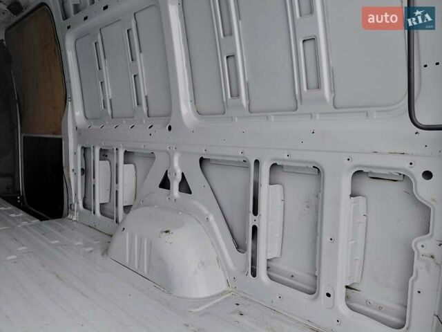 Белый Мерседес Sprinter, объемом двигателя 0 л и пробегом 207 тыс. км за 22600 $, фото 26 на Automoto.ua