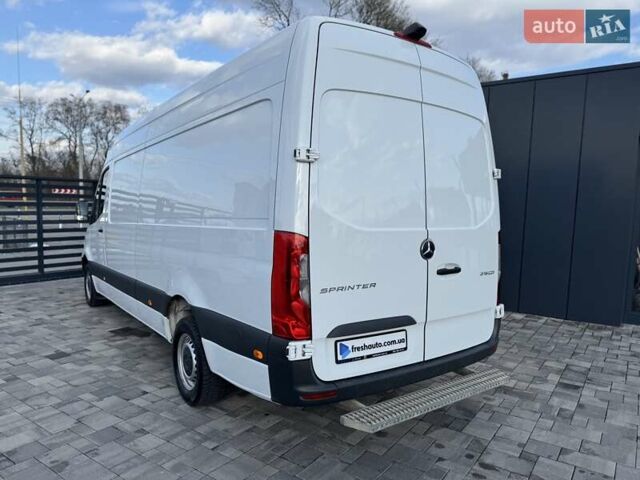 Белый Мерседес Sprinter, объемом двигателя 2.2 л и пробегом 251 тыс. км за 28500 $, фото 11 на Automoto.ua