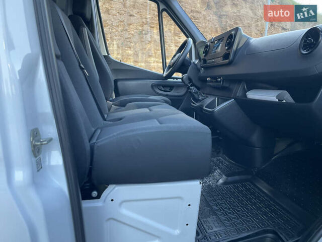 Белый Мерседес Sprinter, объемом двигателя 2.2 л и пробегом 298 тыс. км за 25600 $, фото 59 на Automoto.ua