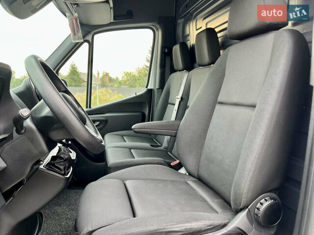 Белый Мерседес Sprinter, объемом двигателя 2.2 л и пробегом 250 тыс. км за 34999 $, фото 16 на Automoto.ua