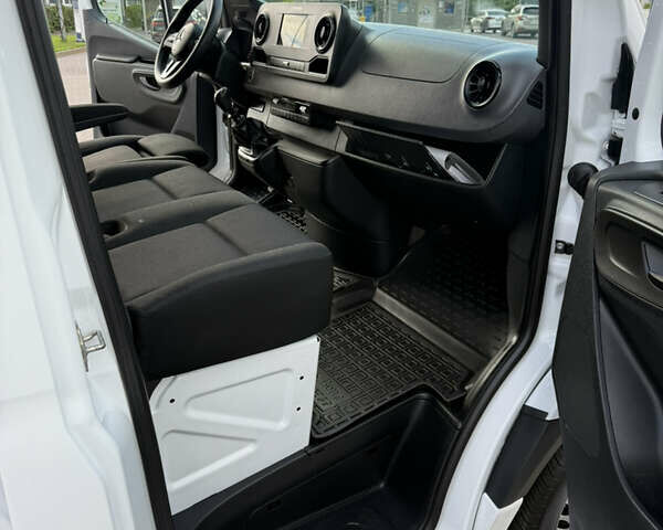 Белый Мерседес Sprinter, объемом двигателя 2.2 л и пробегом 208 тыс. км за 26999 $, фото 74 на Automoto.ua