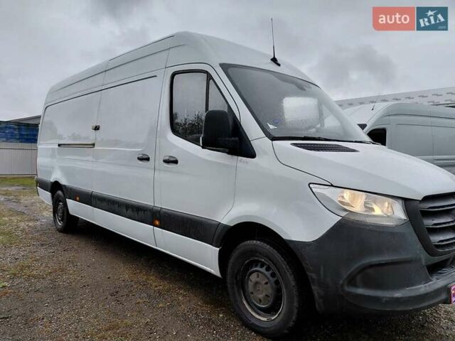 Белый Мерседес Sprinter, объемом двигателя 0 л и пробегом 207 тыс. км за 22600 $, фото 3 на Automoto.ua