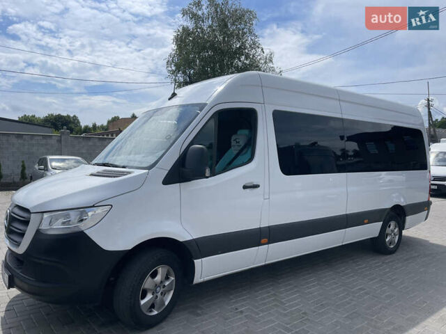 Белый Мерседес Sprinter, объемом двигателя 1.95 л и пробегом 560 тыс. км за 46717 $, фото 1 на Automoto.ua