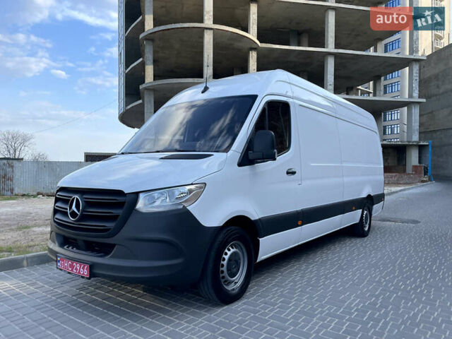 Белый Мерседес Sprinter, объемом двигателя 2.2 л и пробегом 298 тыс. км за 25600 $, фото 3 на Automoto.ua
