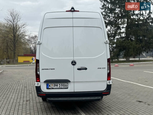 Белый Мерседес Sprinter, объемом двигателя 2.2 л и пробегом 285 тыс. км за 27000 $, фото 13 на Automoto.ua