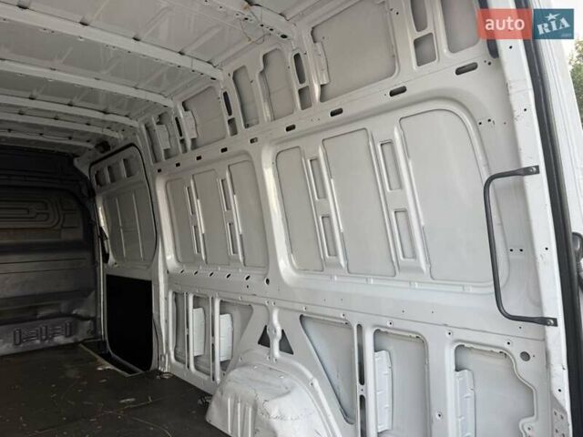 Белый Мерседес Sprinter, объемом двигателя 2 л и пробегом 311 тыс. км за 23900 $, фото 4 на Automoto.ua