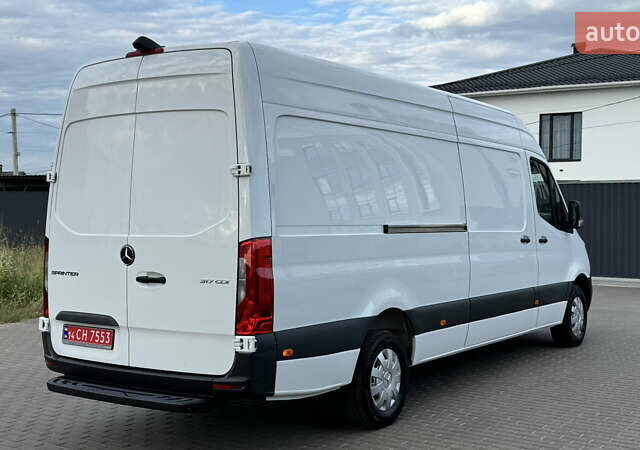 Белый Мерседес Sprinter, объемом двигателя 1.95 л и пробегом 241 тыс. км за 25900 $, фото 5 на Automoto.ua