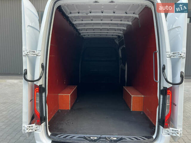 Белый Мерседес Sprinter, объемом двигателя 2.2 л и пробегом 253 тыс. км за 24700 $, фото 83 на Automoto.ua