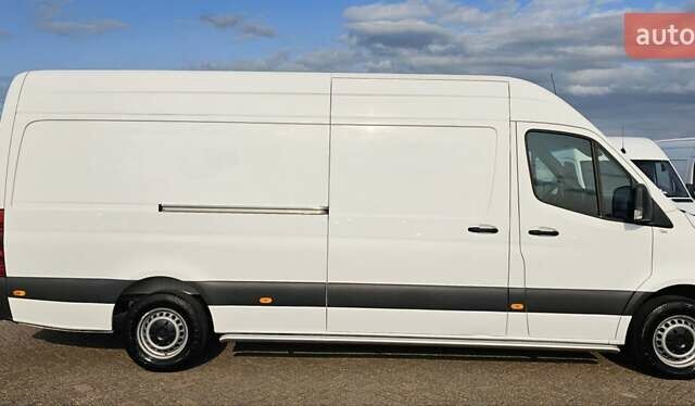 Белый Мерседес Sprinter, объемом двигателя 2 л и пробегом 275 тыс. км за 27900 $, фото 7 на Automoto.ua