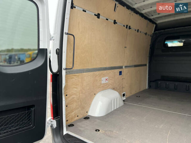 Белый Мерседес Sprinter, объемом двигателя 2 л и пробегом 237 тыс. км за 25499 $, фото 11 на Automoto.ua