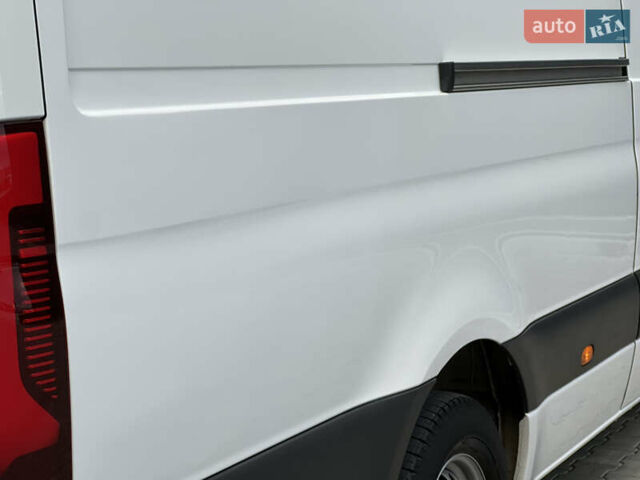 Белый Мерседес Sprinter, объемом двигателя 2.2 л и пробегом 253 тыс. км за 24700 $, фото 73 на Automoto.ua