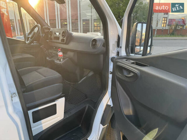 Білий Мерседес Sprinter, об'ємом двигуна 2.14 л та пробігом 332 тис. км за 21863 $, фото 29 на Automoto.ua